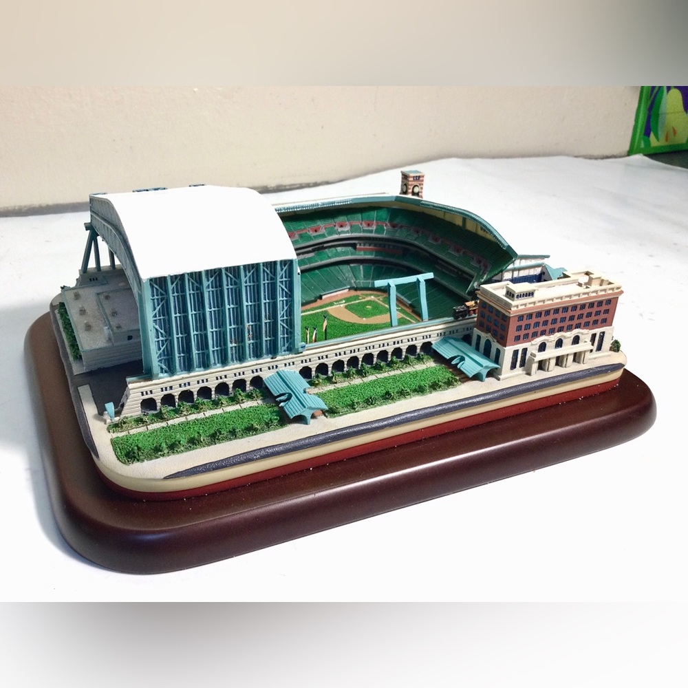 Danbury Mint Enron Field Replica Houston Astros W Original Box MLB
